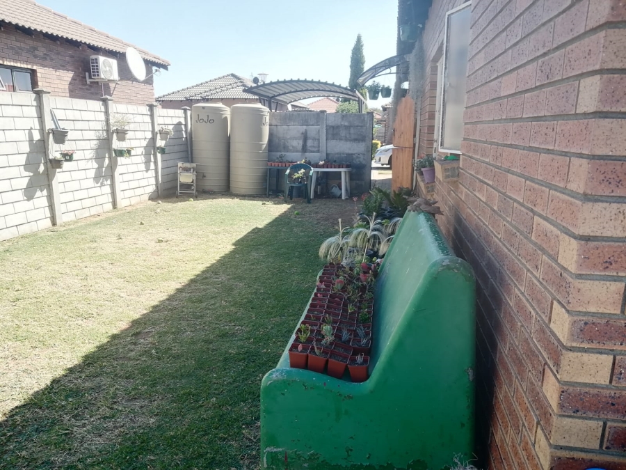 To Let 3 Bedroom Property for Rent in Waterval East North West
